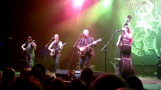 QUACKKING PRESENTS: Devil Makes Three / A Moment's Rest / Live