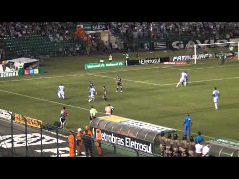 Gol de Aloísio - Figueirense 2 x 2 Avaí em 3D