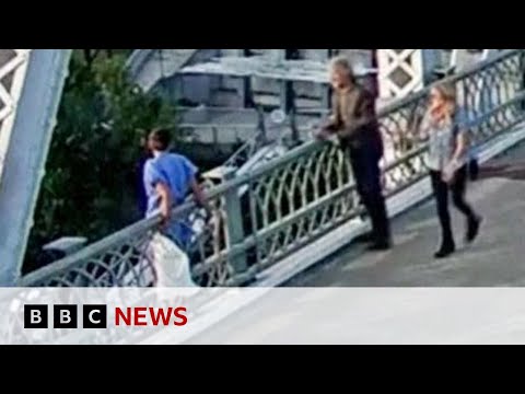 大暖男一枚！邦喬飛拍MV時暖心救下想輕生女子(Jon Bon Jovi praised for talking woman off bridge in Nashville | BBC News)