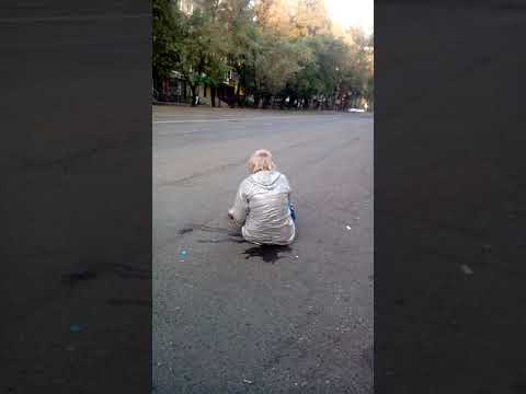 Пьяная девушка в такси. Абакан.