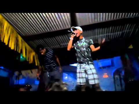 MC'S KEBREK E CLEITON RAMOS AO VIVO NO BLOCO EU VOU CUTUCAR O SEU