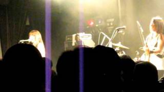 shonen knife（少年ナイフ）－JOHNNY JOHNNY JOHNNY－