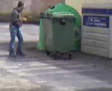 pino y su ostion en el contenedor de Nava de Arevalo