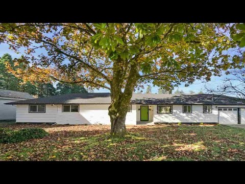 4881 15th Av N, Keizer, OR Presented by Rayne Legras.