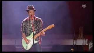 Bruno Mars - The Other Side - live at the NEW POP Festival 2011 original