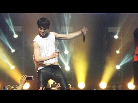 B.A.P - "Dancing in the Rain" Live On Earth U.S. AWAKE!! 160421