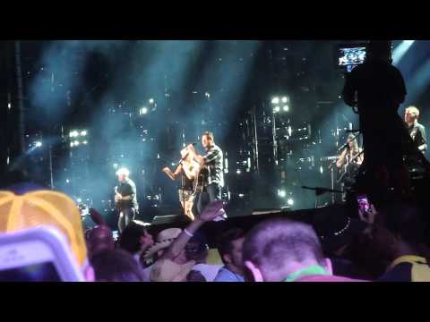 Blake Shelton with Gwen Sebastian - My Eyes (CMA Fest 2014)