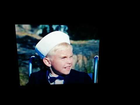 Far til fire på Bornholm fra 1959 (Per falder i vandet)