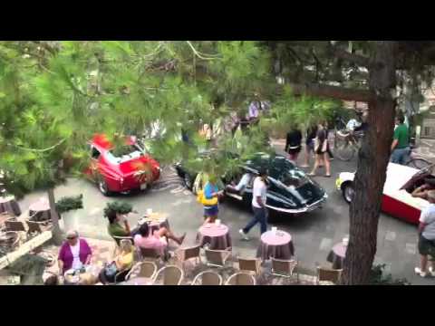 Sfilata Macchine d'Epoca a Milano Marittima presso la Perla