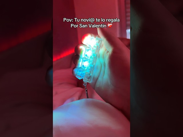Vídeo relacionado con Regalo de San Valentín Regalo Pareja Llavero de Parejas Originales Llavero Conducción Segura Te Necesito a mi Lado Llavero para Hombre y Mujer Llavero Familiar Adecuado para Pareja Marido Novio (9)