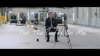 TT Put the cuffs on me|Lyrics Status Video