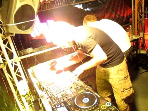 Mirror Image performing at Pattaya Music Festival 2010 // INVIVO Management //