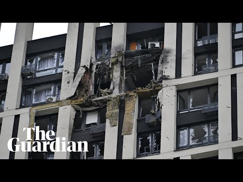 Edifícios danificados em Kiev após terceiro dia de ataques russos