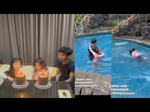 So sweet. onyo gendong mami nia n cici buat ngasih kejutan n sigapnya onyo jagain cici saat berenang