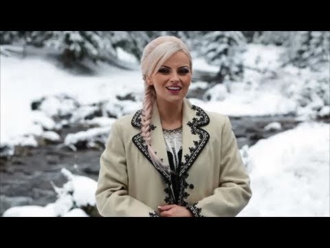 Colinde 2017 - Au venit colindatori - Lena Miclaus