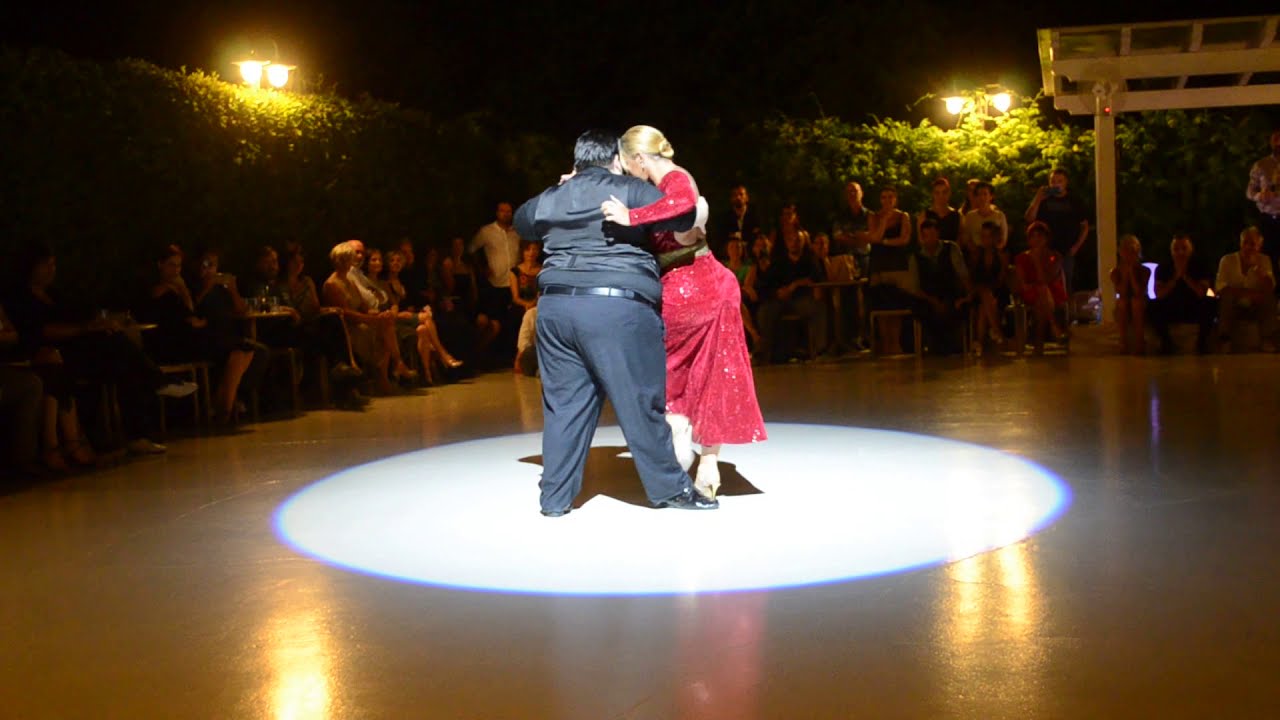 Alejandra Mantiñan y Aoniken Quiroga - Milonga La Rotonda (Italy)