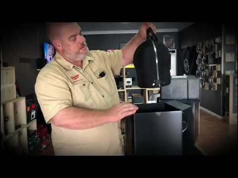 Unboxing the Cabasse Pearl Akoya.