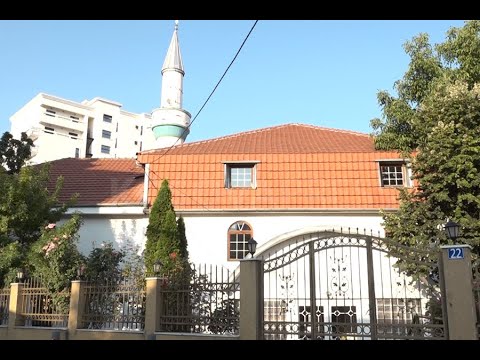 Besimtarët myslimanë kremtojnë pa faljen e Bajramit –Xhamia “Kadërie”