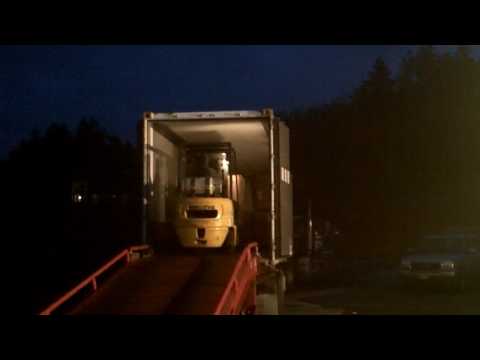 Offloading and shipping 28 tons of albacore