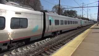 preview picture of video 'Acela Express 2220 Gives Me a Trio of Horn Blasts at Odenton Md'