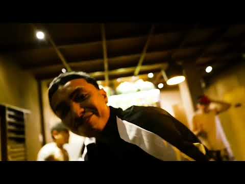 @26is a@Louis_Producer las leyendas nunca mueren 🕊️👹