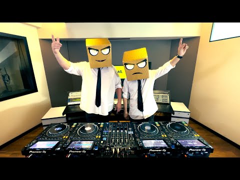 LIVE - Djs From Mars - 20 Years Of Festival Anthems Megamashup - 100 Songs in 13 Minutes (Live Mix)