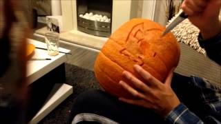 Sonic the Hedgehog Pumpkin Carving (Time Lapse)