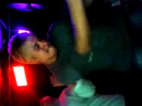 Charango bailando en mush con otro personaje