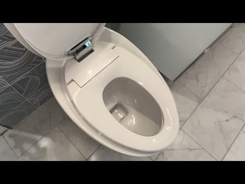 [256] Kohler Smart Toilet At The Kohler Experience Center In NYC