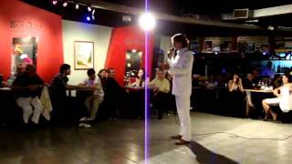 MILONGA CON ANA Y LUIS: canta ALEJANDRO VERON.