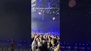 Goosebumps level : infinite. Singer Stunned, Crowd unstoppable 🔥