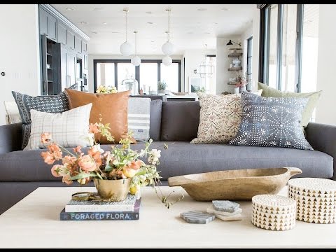 How to Style Throw Pillows