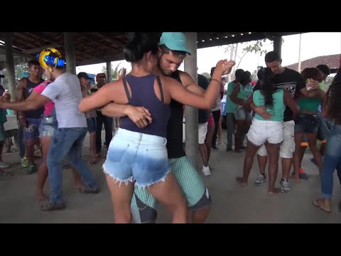 FORRO NA ROÇA    RALA COCO,  QUEM SABE DANÇA QUEM NÃO  BALANÇA
