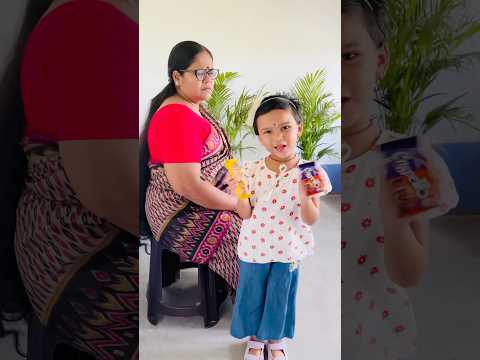 Besi chocolate 🍫 khaowar fal pelo Dhriti 😂🥰