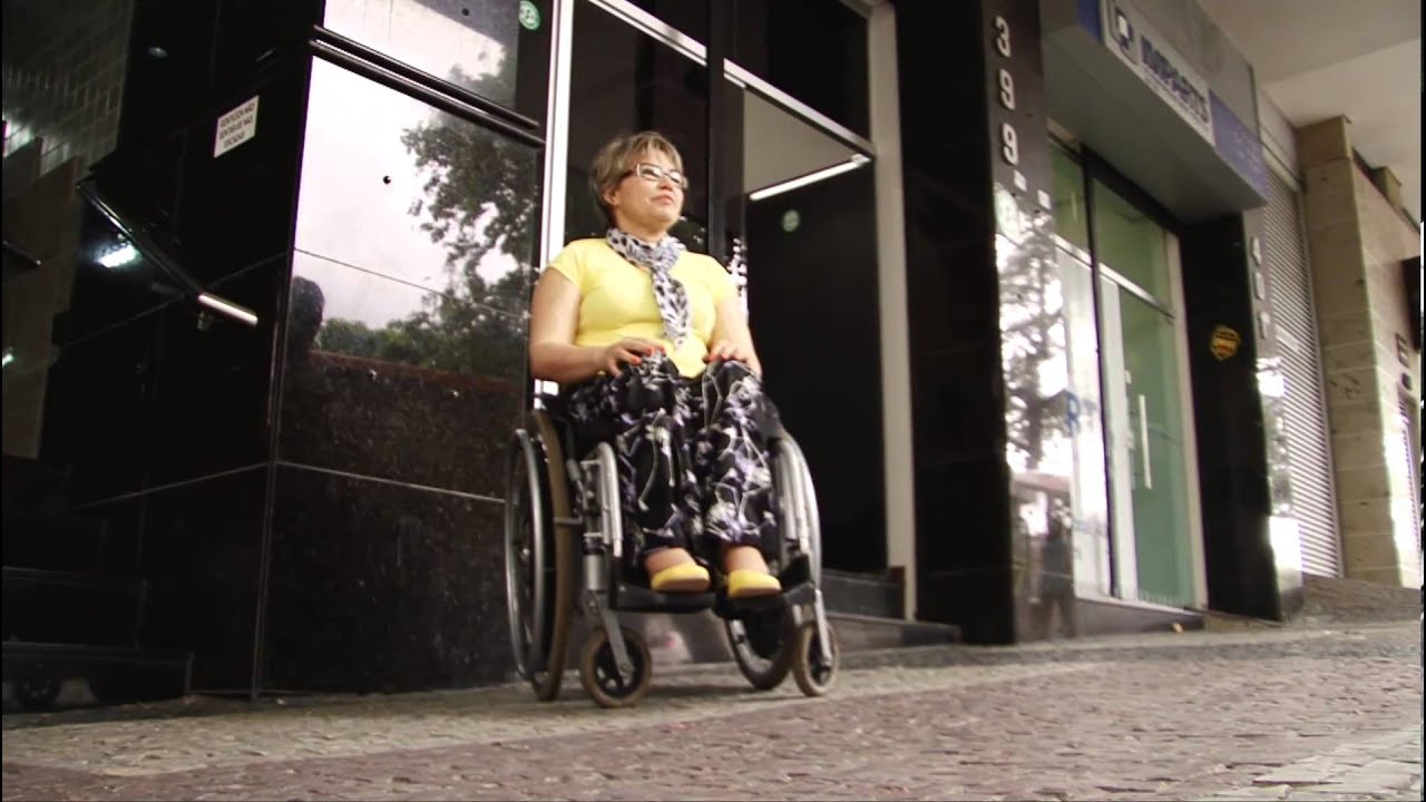 Cadeirantes enfrentam dificuldades para usar ônibus Conexão Aeroporto