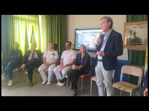 Consegna Attestati al Nautico 2 Intervento Dr. Andrea Simonetto Dirigente USP Livorno