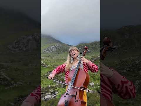 'Downhill Skiing' - live in Eryri Snowdonia National Park