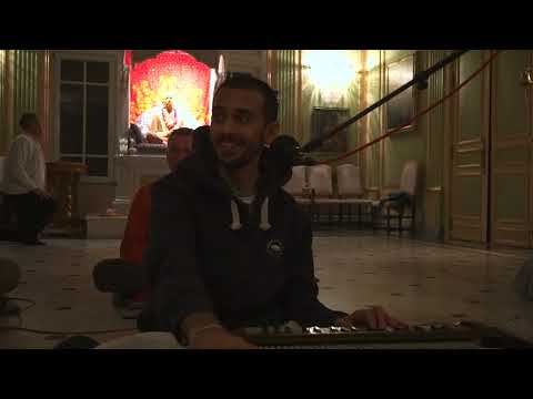 Gour Krishna - 11.11.2021 - Radhadesh Evening Kirtans