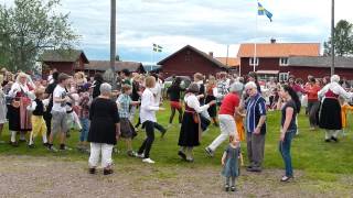 preview picture of video 'Midsommarfirande i Rönnäs (Leksand, Dalarna, Sverige) år 2012 #8'