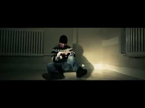 Manu Militari - Un Ours Mal Léché ft. Hotbox Prod