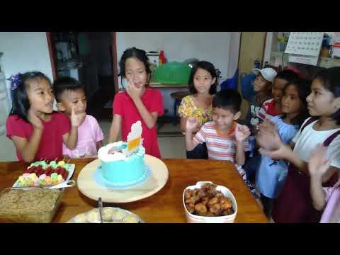 bday party..isa dyan excited na kumaon cake.. 😂😂