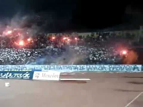 iraklis olympiakos 2008 4-3 gate 10 panw apo 5.000 trelous stin 10 kai panw apo 18.000 iraklideis sto gipedo gia tin 11 agwnistiki.gate 10 singing the best greek fans