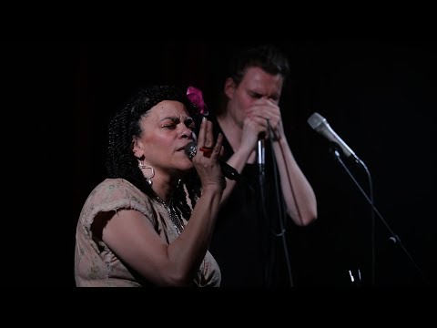 Ursula Rucker feat. Jurczok 1001 — CALL TO AXIOM