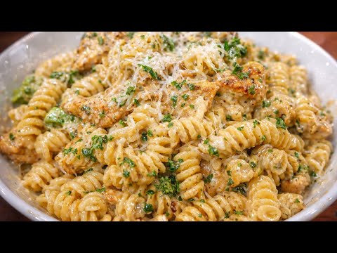 This Creamy Pesto Chicken & Broccoli Pasta Is So Good… I Make It Every Week