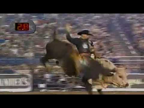 Adriano Moraes vs Bada Bing   04 PBR Tacoma 84 pts