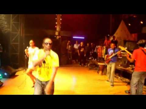 BennyPaladin performs THE SONG "EVERYDAY" ft KELMAH live @ the FELABORATION  2010