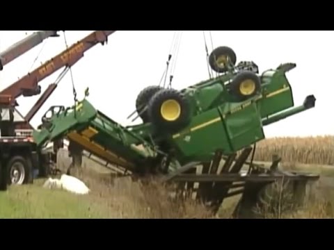 heavy equipment accidents caught on tape#20 / tractors john deere accidents