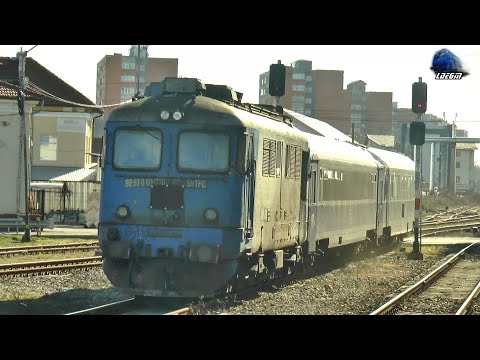 060-DA 60-0770-7 & R2075 Piatra Olt-Râmnicu Vâlcea in Gara Râmnicu Vâlcea Station - 03 March 2021