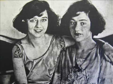 The Boswell Sisters - a loving glance