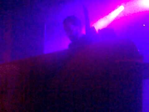 AN 21 e o irmão Steve Angello dos SWEDISH HOUSE MAFIA.mp4